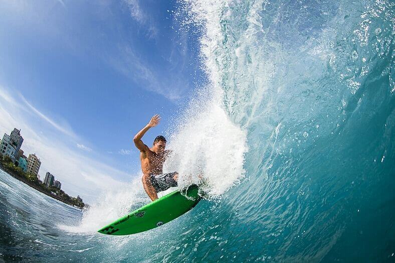 Berburu Ombak Ke Pantai-Pantai “Perawan”